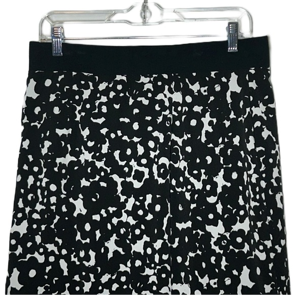 Cabi Black & White Floral High-Low Skirt with Elastic Waistband, Size Medium - Picture 6 of 15